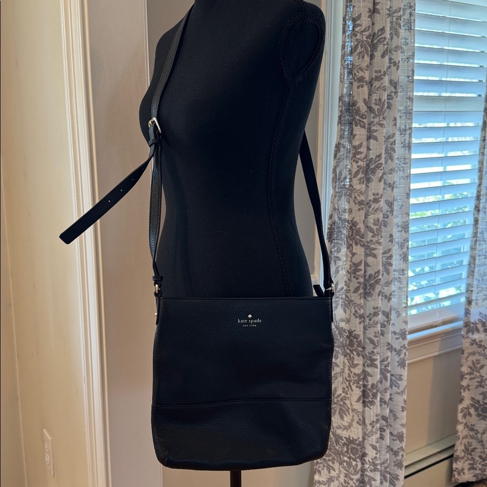 Black leather Kate Spade Pebbled leather crossbody purse bag - Picture 2 of 9